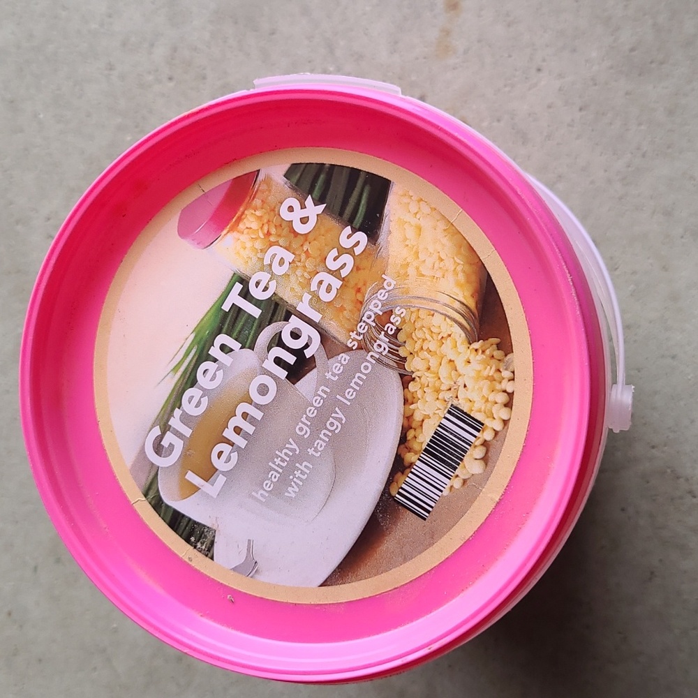 Carton of Green tea and lemongrass